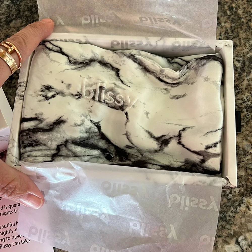 Blissy Silk Pillowcase